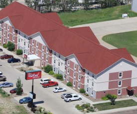 Red Roof Inn & Suites Dickinson