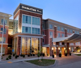 DoubleTree by Hilton West Fargo Sanford Medical Center Area