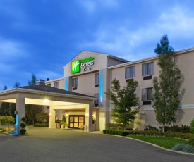 Holiday Inn Express & Suites Alliance, an IHG Hotel