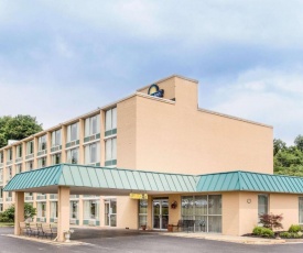 Days Inn by Wyndham Cambridge