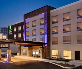 Holiday Inn Express & Suites - Cincinnati NE - Red Bank Road, an IHG Hotel