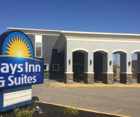 Days Inn & Suites by Wyndham Cincinnati North