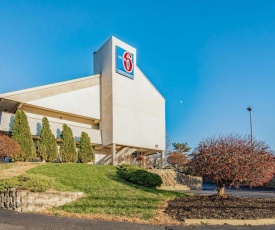 Motel 6-Cincinnati, OH - Central - Norwood