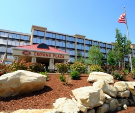 Crowne Plaza Cleveland Airport, an IHG Hotel