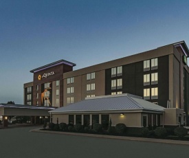 La Quinta by Wyndham Cleveland Airport West