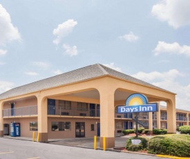 Days Inn by Wyndham Clinton