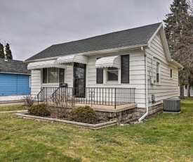 Cozy Toledo Home with Fire Pit, Steps to Water!