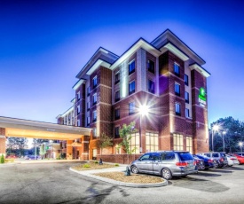 Holiday Inn Express & Suites Cleveland/Westlake, an IHG Hotel