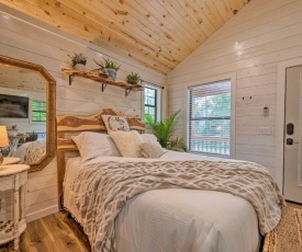 Charming Broken Bow Studio Cabin with Jacuzzi!