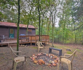 Hochatown Hideaway Hot Tub, Grill, Fire Pit