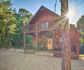 Luxury Forest Cabin about 3 Mi to Broken Bow Lake!