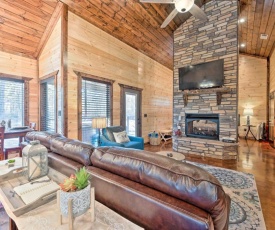 Romantic Cabin Hot Tub, Fire Pit and Deck!