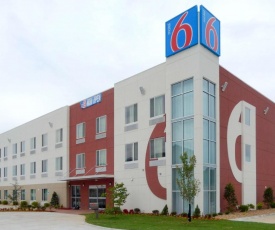 Motel 6-Tulsa, OK