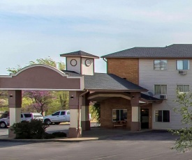 Econo Lodge Inn & Suites Clinton