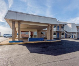 Motel 6-Clinton, OK