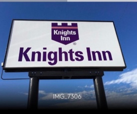 Knights Inn Fairview