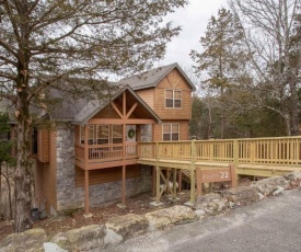 Whispering Woods Lodge-Sleeps 10 Home