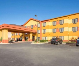 Quality Inn & Suites MidAmerica Industrial Park Area