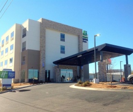 Holiday Inn Express and Suites Tahlequah, an IHG Hotel