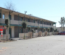 Oak Hill Inn and Suites