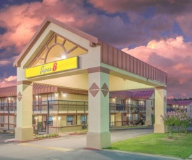 Super 8 by Wyndham Tulsa