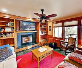 Choice Condo - Closest Lodging to Mount Bachelor! condo