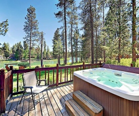 River Hideaway With Boat Slip, Kayaks & Hot Tub Home