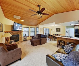 Serene Condo with Pool & Private Hot Tub, Near Golf condo