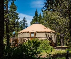 Bend-Sunriver Camping Resort 24 ft. Yurt 12