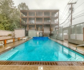 Mt Hood Condo -close to slopes with heated pool