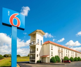 Motel 6-Hazelwood, MO