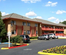 Howard Johnson by Wyndham Portland Airport