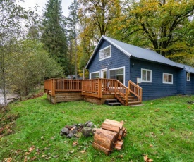 Riverbend #2-Private hot tub - close to ski slopes