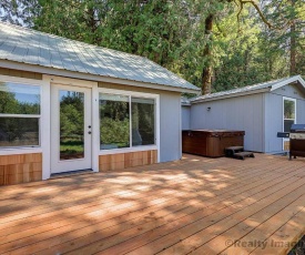 Riverbend #3-Private hot tub - close to ski slopes