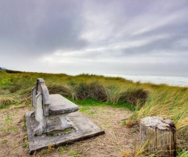 Second Tide - Oceanview Cottage