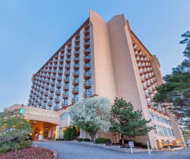 Embassy Suites Kansas City Plaza