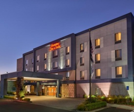 Hampton Inn and Suites Salem