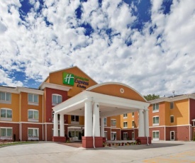 Holiday Inn Express Hotel & Suites Kansas City Sports Complex, an IHG Hotel