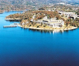 Beautiful Vacation Condos Situated at Table Rock Lake