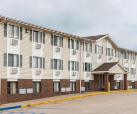 Amerihost Inn & Suites