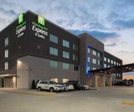 Holiday Inn Express & Suites Kingdom City, an IHG Hotel