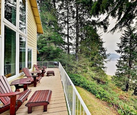 Tranquil Waterfront Getaway - Steps to Bay home