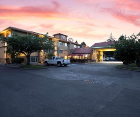 Best Western Plus Parkway Inn