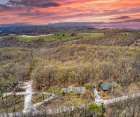 Premium Cabin, HotTub, Near Shows, with gametable Dining Room Deer Tracks