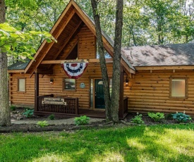 Premium Log Cabin Vacation Experience, HotTub,Firepit, Woods Ozark Preserve