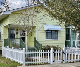 Adorable Bungalow steps to Downtown and the Beach!!