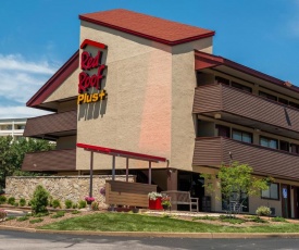 Red Roof Inn PLUS+ St. Louis - Forest Park / Hampton Ave.