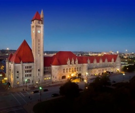 St. Louis Union Station Hotel, Curio Collection by Hilton