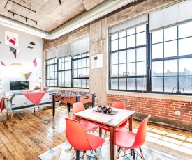 2BR Architect's STUNNING loft by CozySuites