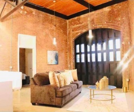 Edgy Chic Loft In Soulard! Minutes To Downtown STL